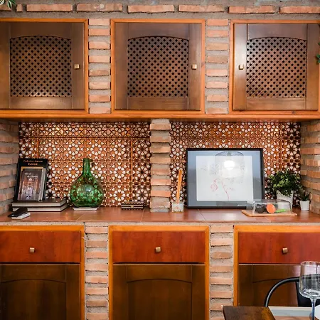 Qh Santa Ana Apartment
