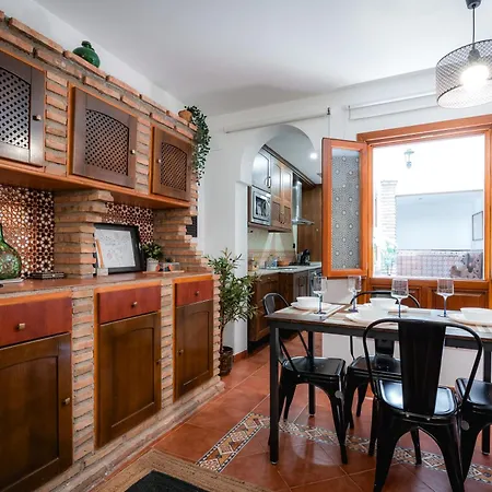 Qh Santa Ana Apartment